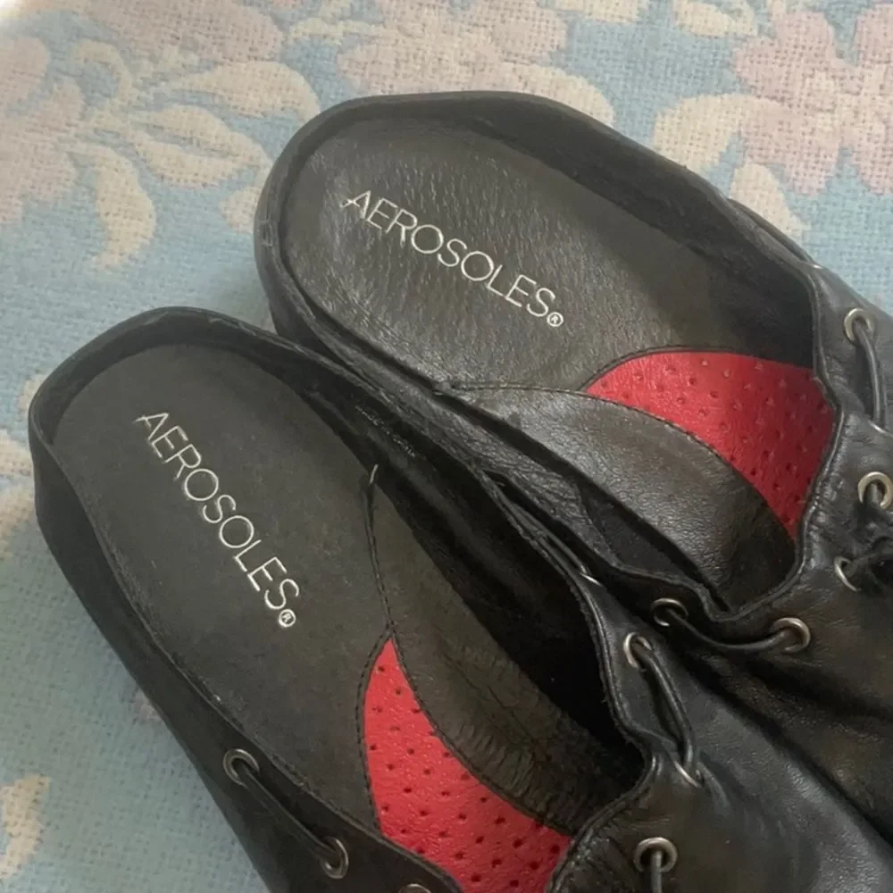 Aerosoles Sz 8.5 Leather Reinforced Toe Slides with Rubber Bottom! - Picture 4 of 6